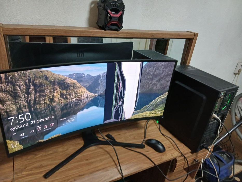 Монитор: Xiaomi Mi Curved Gaming XMMNTWQ34