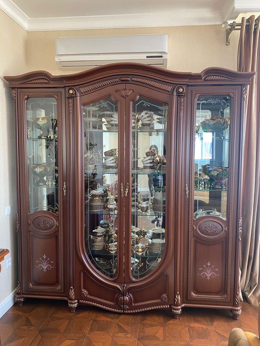 Шкаф для гостиной