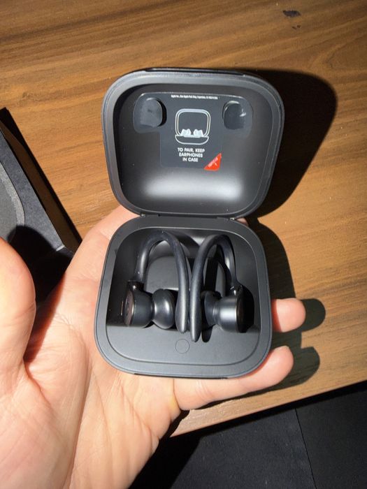 Продам наушники новые