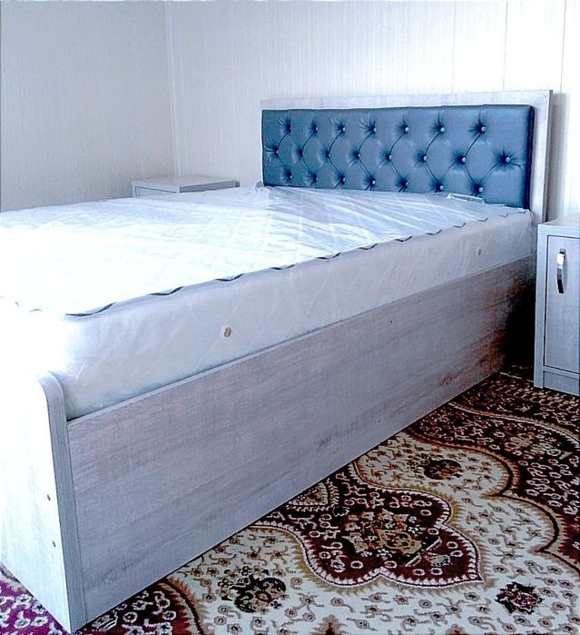 Двухспальная кровать Серебро двуспальная кравать кроват крават диван