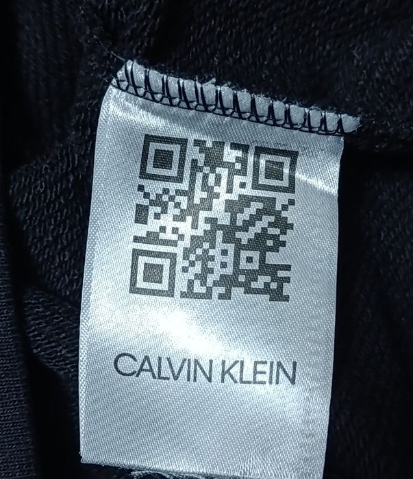 Vând bluza noua de bărbați Calvin Klein