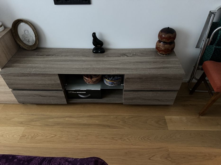 Шкаф за телевизор