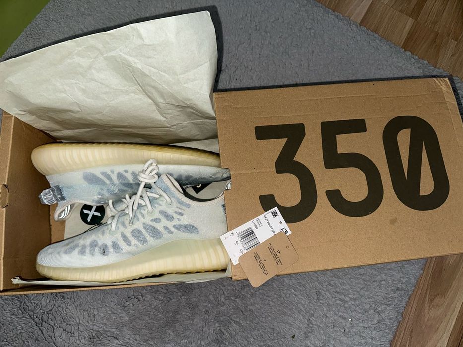 Yeezy 350V2 Mono Ice marimea 42 2/3