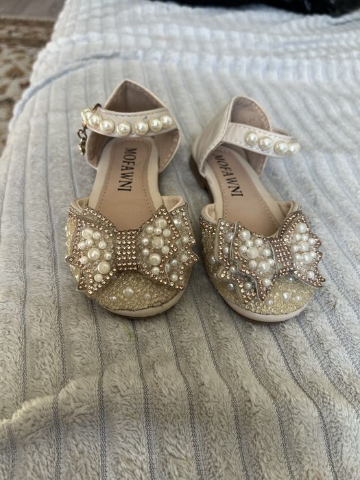 Детская туфелька