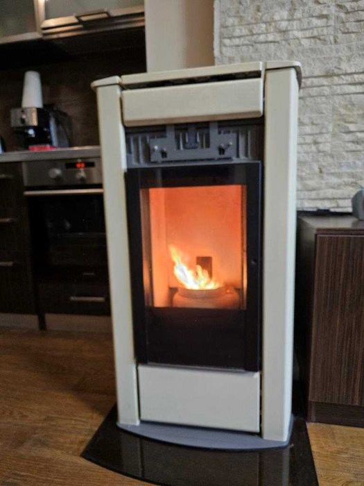 Камина печка на пелети суха 11kW