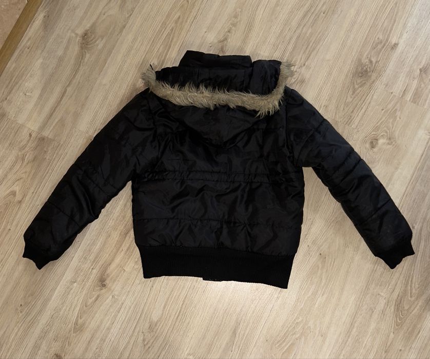 Дамско черно яке с пух
