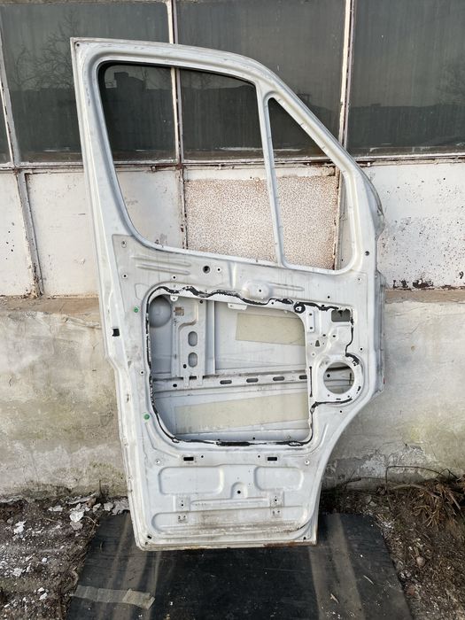 Предна лява врата за Mercedes Sprinter W906 Мерцедес Спринтер 06-15г