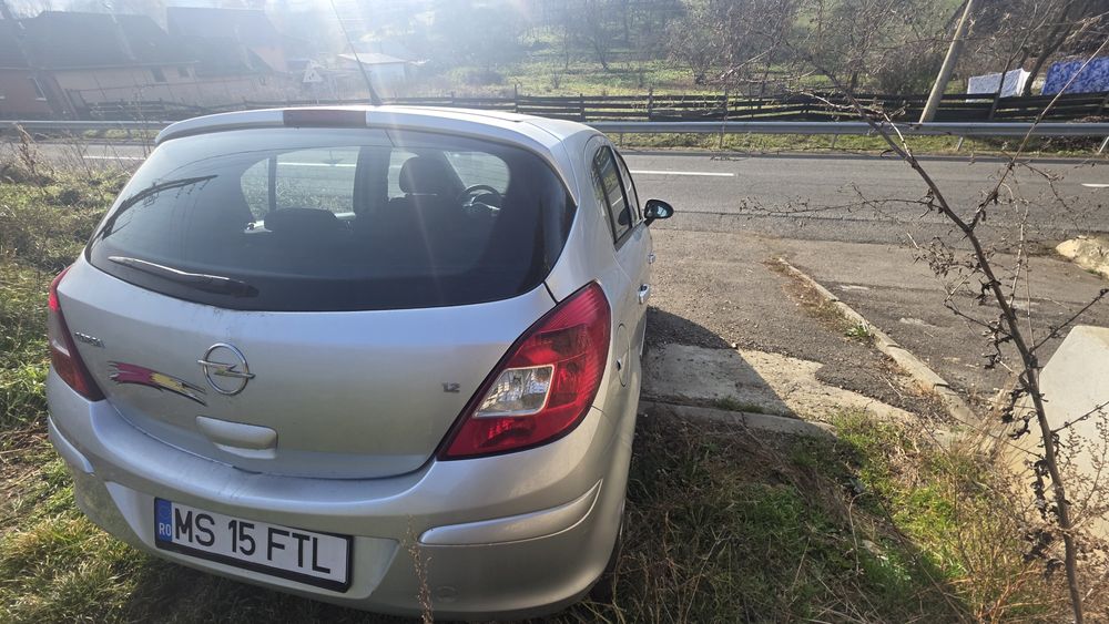 Opel corsa 1.2 benzină