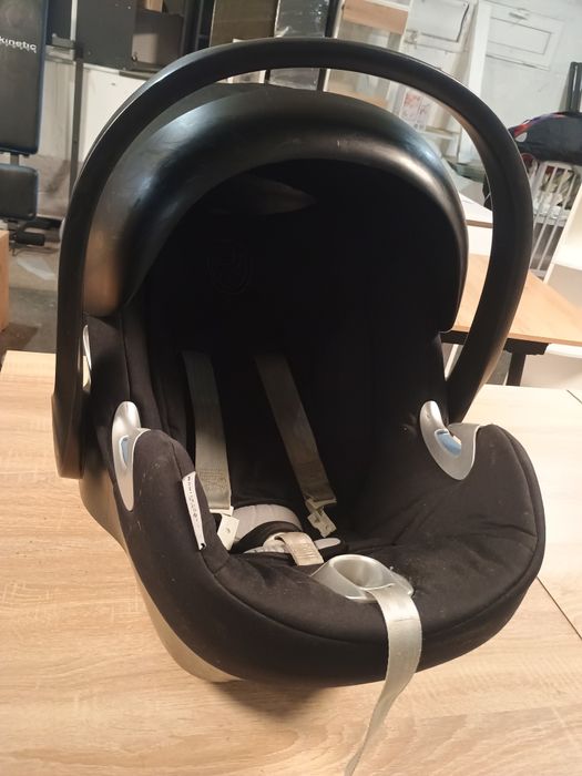 Столче за кола Cybex Aton Q