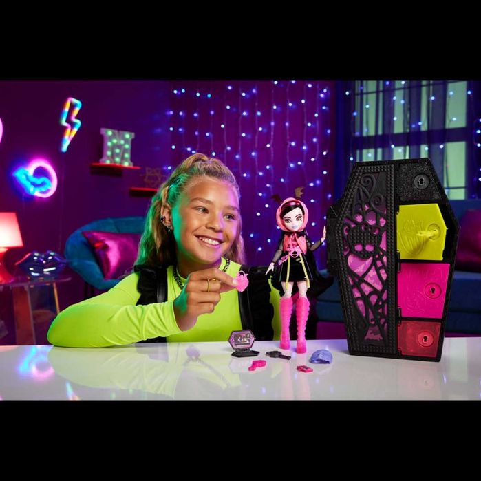 Кукла Monster High Draculaura. Neon frights.