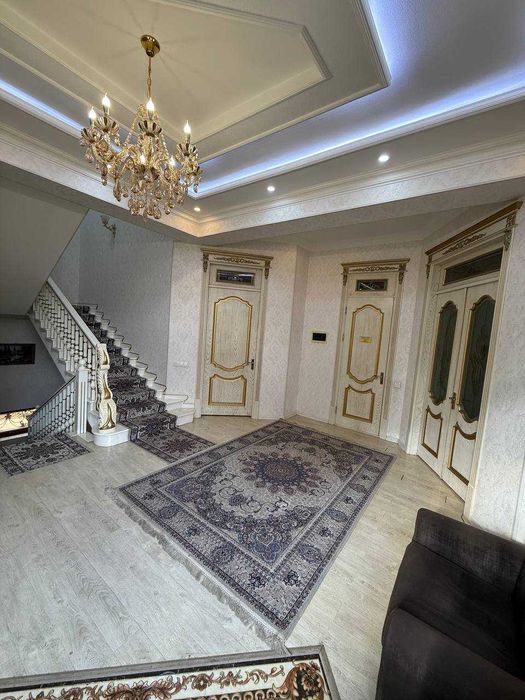 5 sotix, 11 xona, Yangi hayot metro, elitniy mahalla