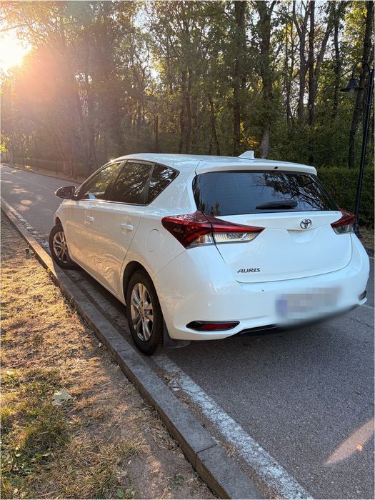 Toyota Auris, 2017 г., 1.3 бензин