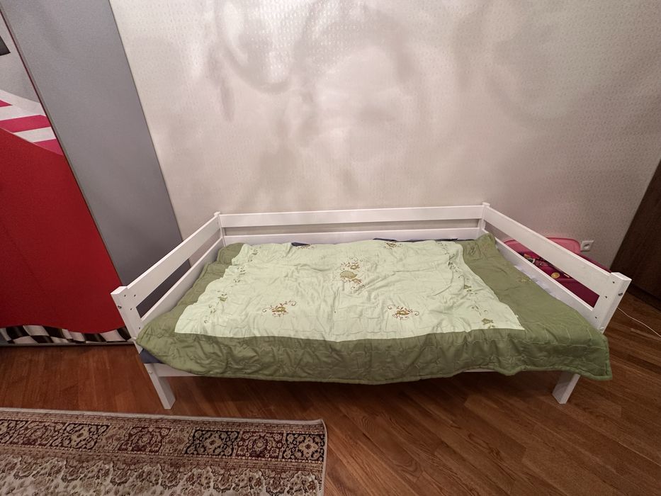 Продаю кровать для подростков