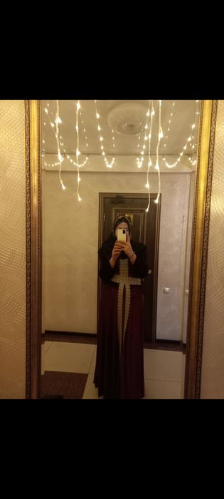 Вечерние платья женской