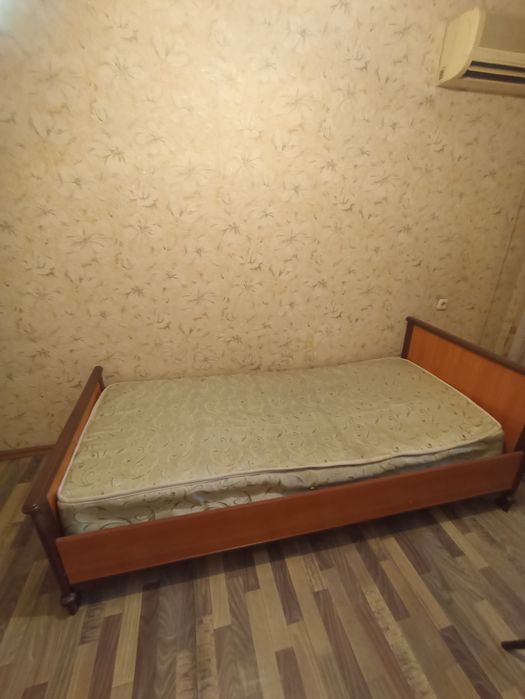 Спальные кроватя (диваны) 2 штуки. Б/у