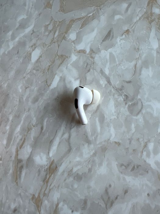 AirPod pro 2nd generation (ТОЛЬКО 1 НАУШНИК)