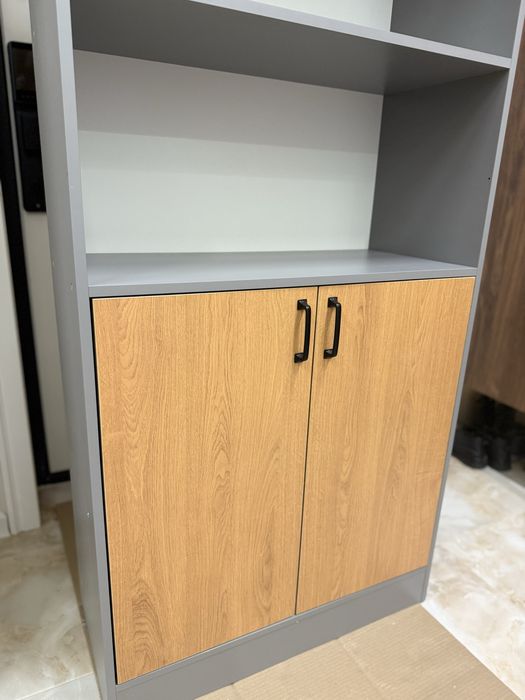 Стильный офисный шкаф