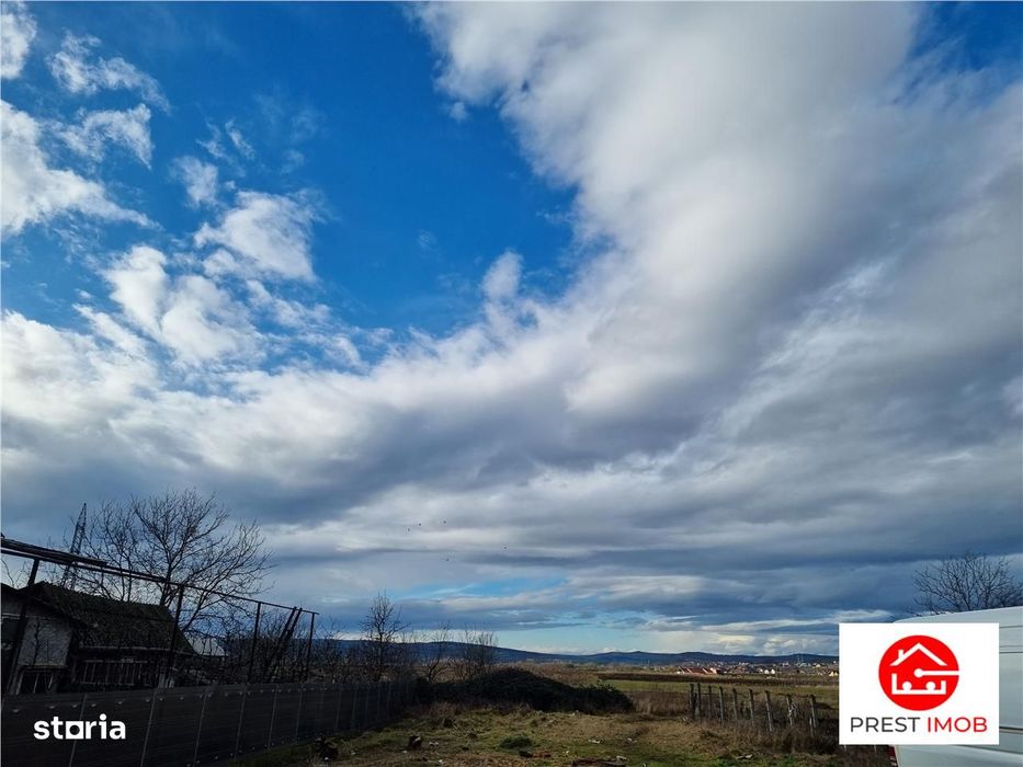 Teren intravilan de vanzare,70 ari cu utilitati la poarta