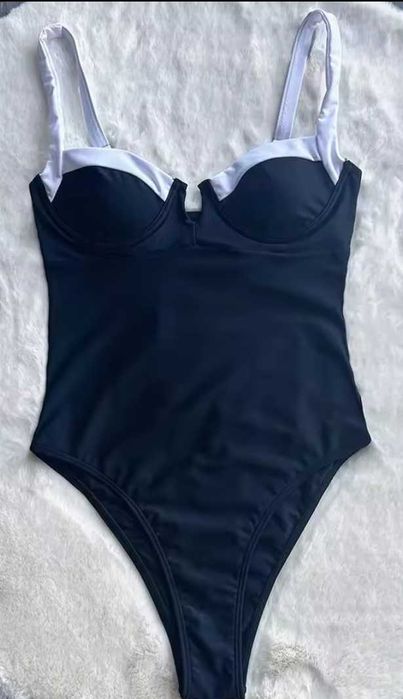 Нов черен цял дамски бански