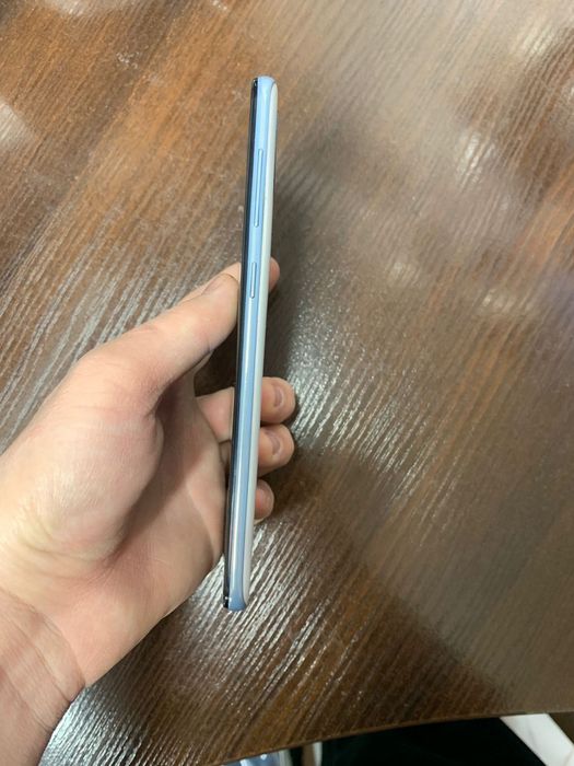 Самсунг А50 в идеальном состоянии