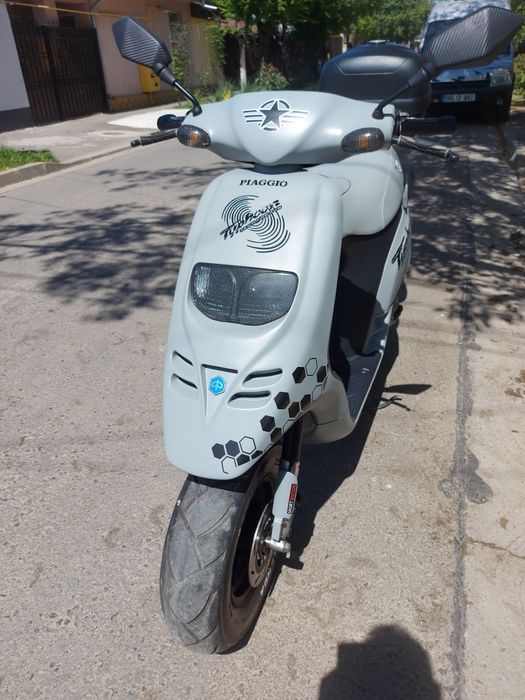 Vând Piaggio tiphoon.