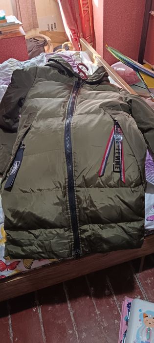 Продам куртку для девочки.