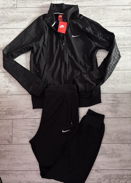 Мъжки анцуг Nike черен