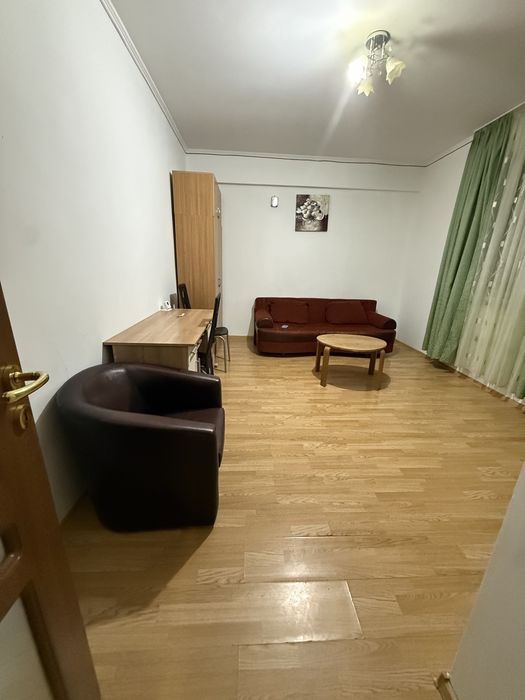 Închiriez garsonieră zona Coral Plaza!