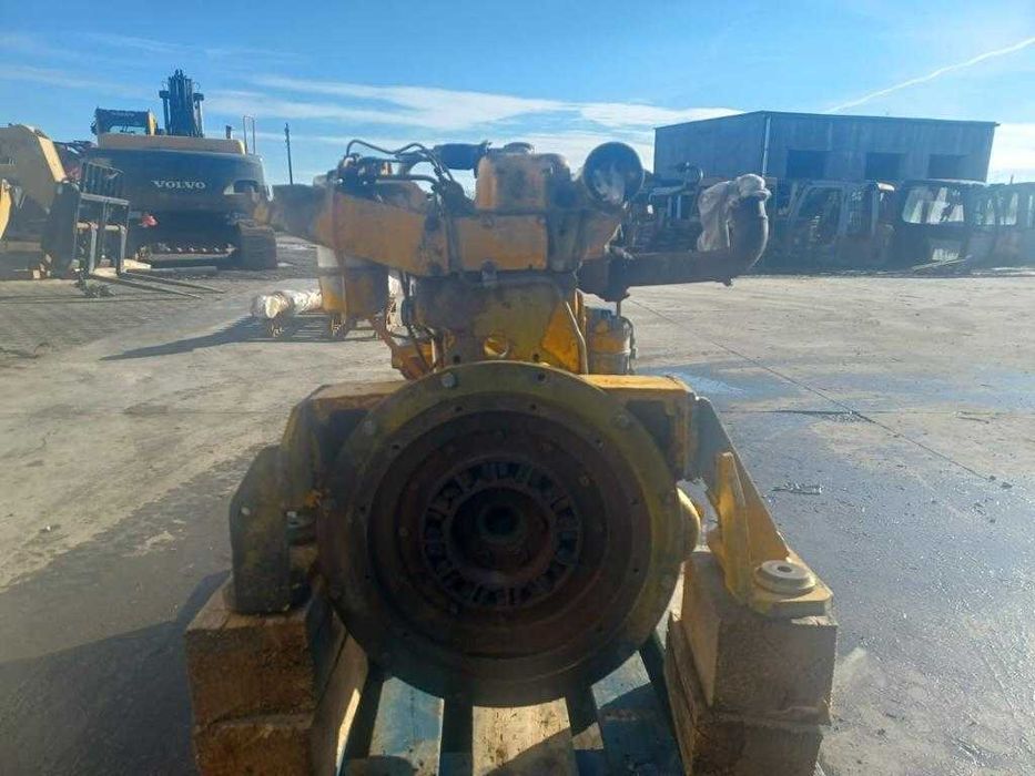 Motor Perkins in 6 cilindri , 100 kw