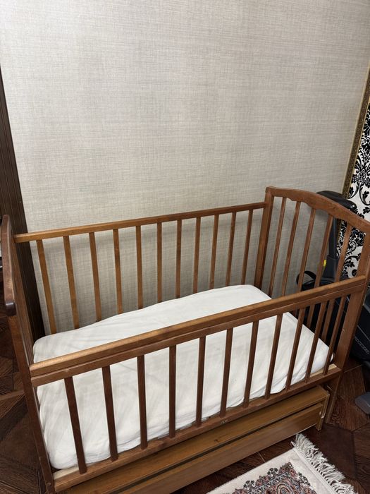 Продам детскую кроватку