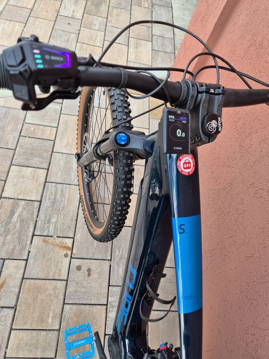 Bicicleta electrica carbon cube