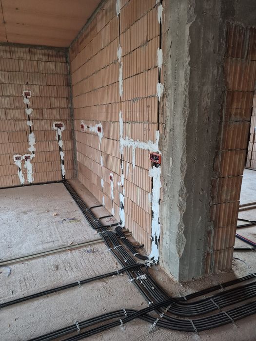 Electrician-Instalatii electrice