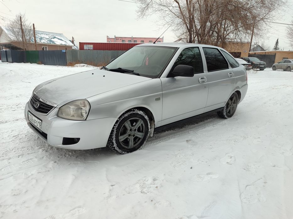 Приора хэтчбек 2012 год