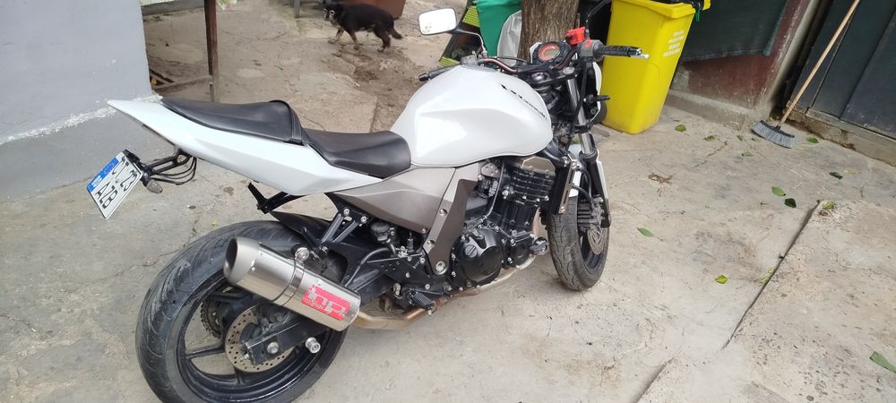 Vând Kawasaki z750 2006