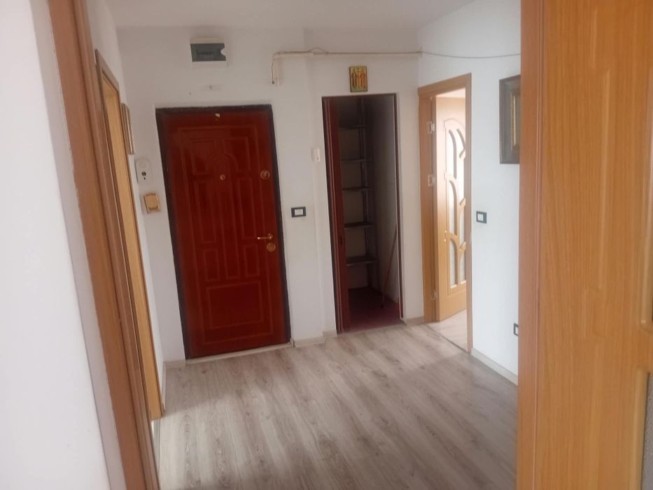 Vând apartament 3camere