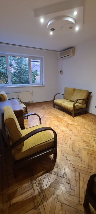 Inchiriez apartament 3 camere semidecomandat Crângași-Constructorilor