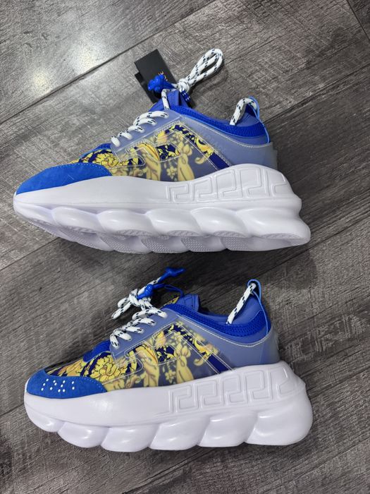 Versace chain reaction