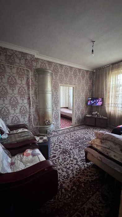 Парк Фуркат Мирабадский  2 ком 44м2 кирпичь Балкон можно под офис