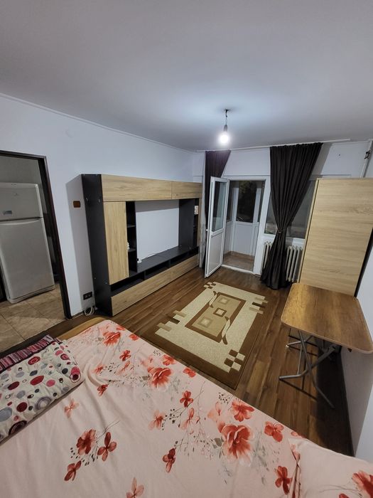 Garsoniera  de închiriat