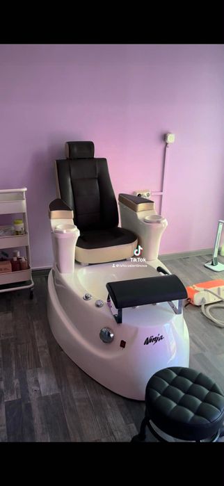 Стол за педикюр с масажни функции