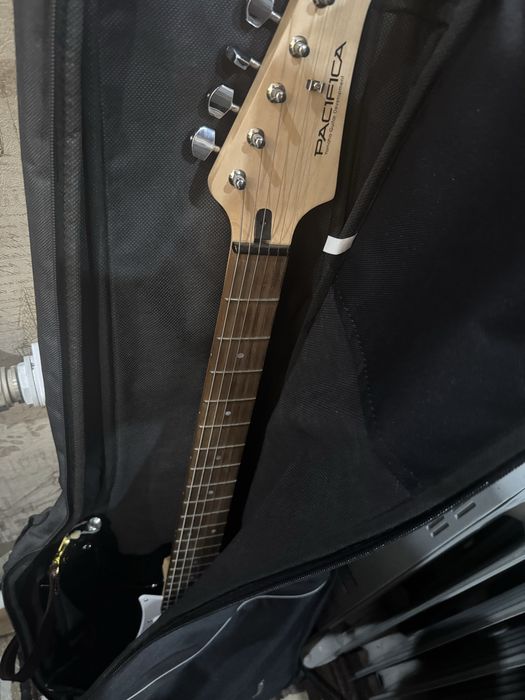 Гитара Электро Yamaha stratocaster