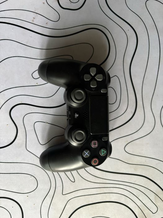 Vand PS4 pro cu 3 jocuri