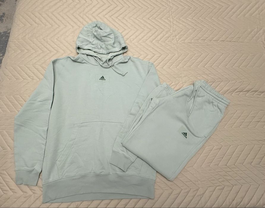 Чисто нов мъжки екип Adidas М р.