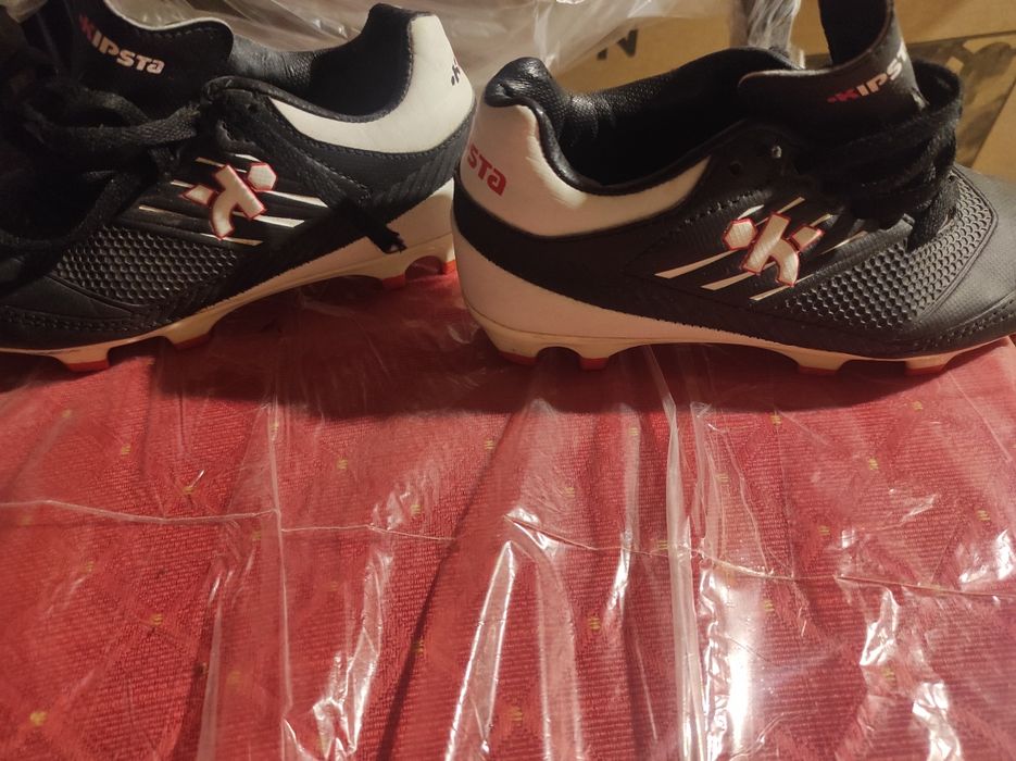 Vând ghete noi Kipsta