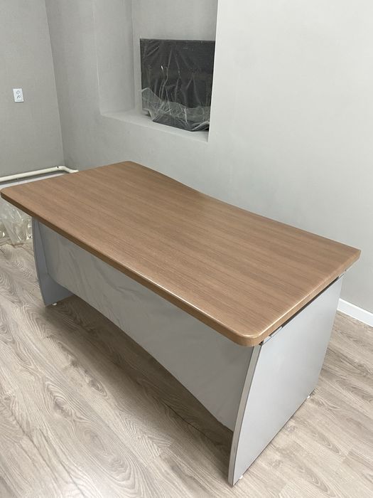 Стол рабочий офисный