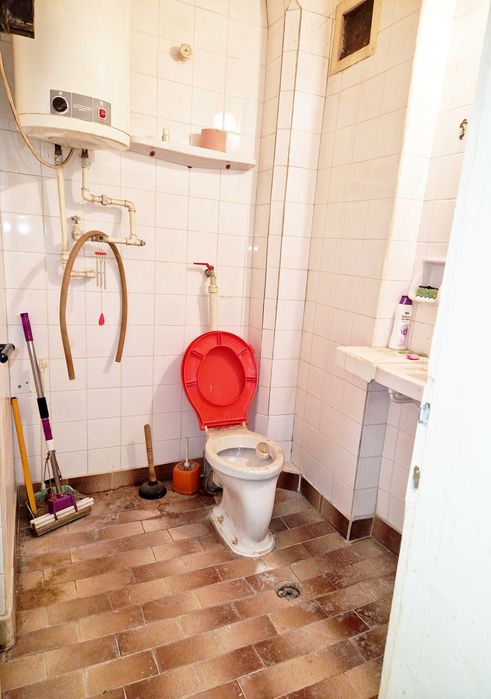 ПРОДАВАМ АПАРТАМЕНТНА СТРАТЕГИЧЕСКО МЕСТО В ЦЕНТЪРА НА АЙТОС