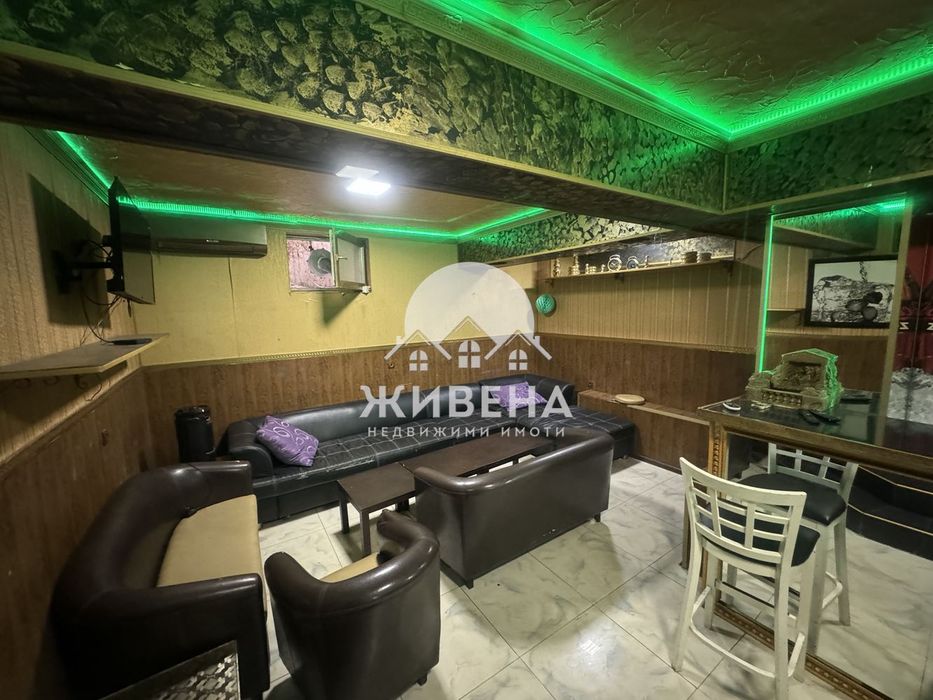 Продавам заведение, кафе-бар в центъра на Варна, площ 71 кв.м