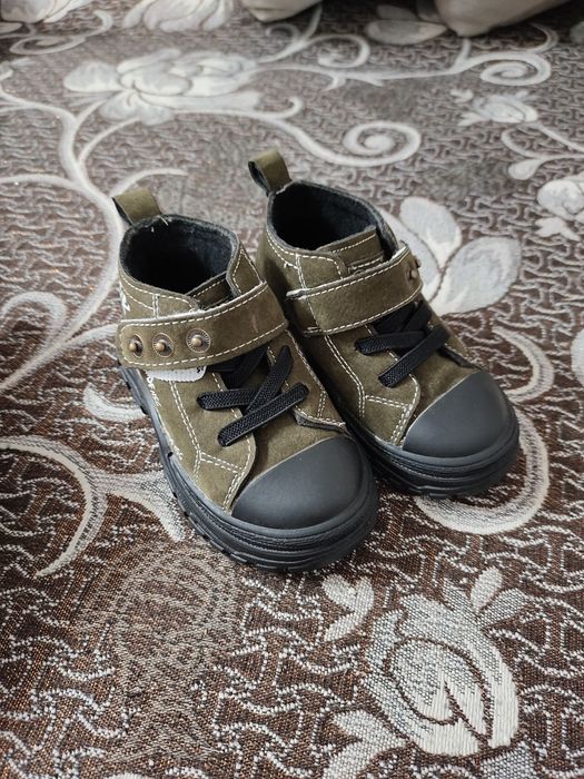 Продам ботиночки для мальчика