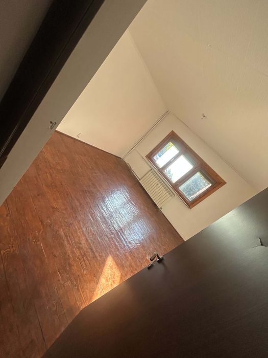 Apartament cu 2 camere-decomandat.