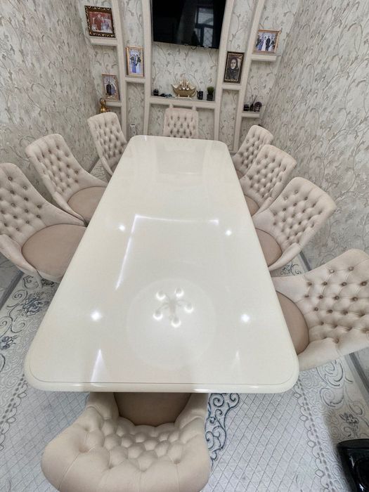 Стол и стулья, комплект